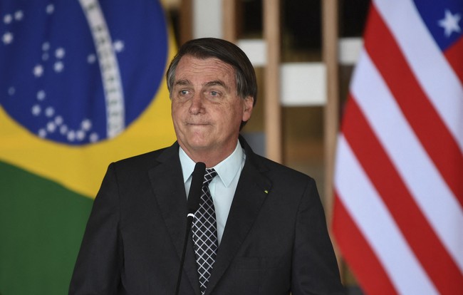 Cảnh sát Brazil tiến hành thẩm vấn cựu Tổng thống J.Bolsonaro - Ảnh 1.