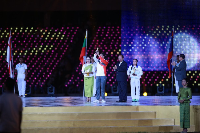 Giành 2 HCV Vovinam ở SEA Games 32, võ sĩ Campuchia được vinh danh VĐV tiêu biểu  - Ảnh 2.