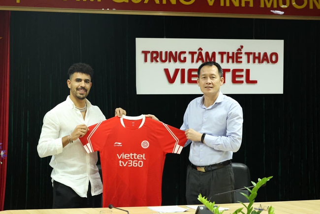 Sắp đấu Bình Định của Văn Lâm, Viettel bất ngờ chiêu mộ đồng đội cũ của Salah - Ảnh 2.