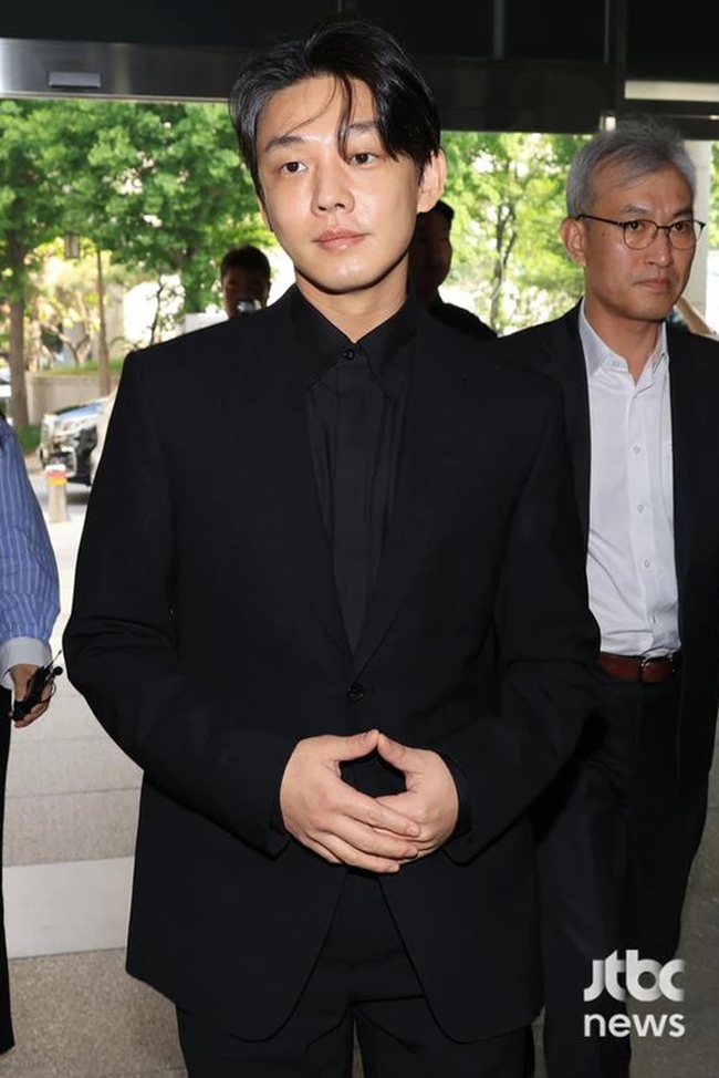 Yoo Ah In bị thẩm vấn 21 giờ trong lần triệu tập điều tra thứ hai - Ảnh 3.