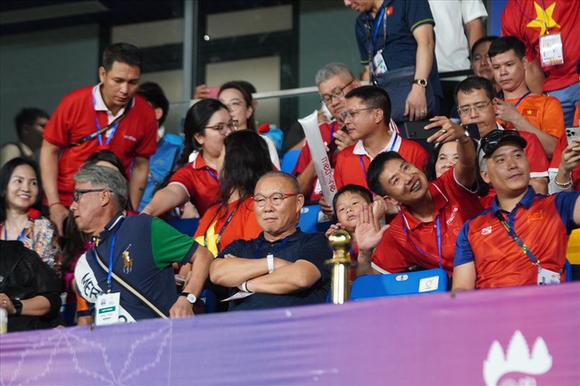 Quế Ngọc Hải lên tiếng bênh thầy Park sau thất bại của U22 Việt Nam tại SEA Games 32 - Ảnh 2.