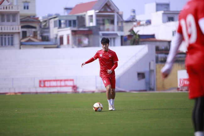 Bóng đá Việt Nam ngày 21/5: Đội bóng Quang Hải có nguy cơ xuống hạng - Ảnh 4.