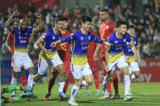 Bóng đá Việt Nam ngày 22/5: Hà Nội vs Đà Nẵng (19h15), U17 Việt Nam tạo bất ngờ lớn - Ảnh 2.