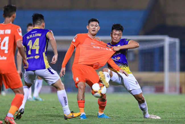 Hà Nội FC chưa sẵn sàng vắng Văn Quyết - Ảnh 2.