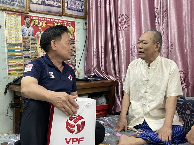 Chương trình V League – Việc có ích ‘tiếp sức’ cựu danh thủ Lê Văn Phúc - Ảnh 2.