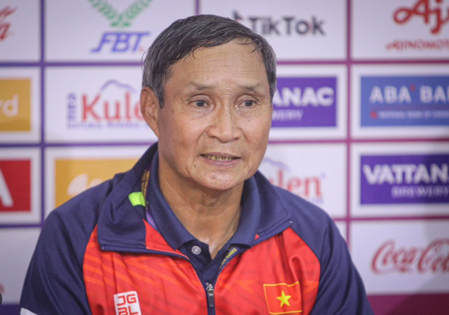 HLV Mai Đức Chung dành nhiều tâm huyết phát triển bóng đá nữ Việt Nam