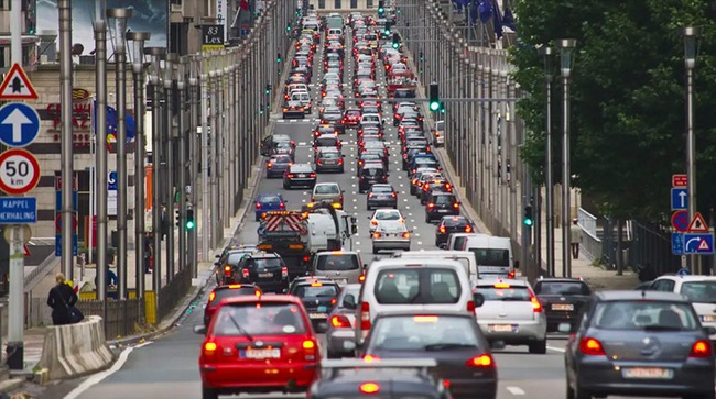 Người dân ở thủ đô Brussels (Bỉ) có xu hướng 'xa lánh' ô tô cá nhân - Ảnh 1.