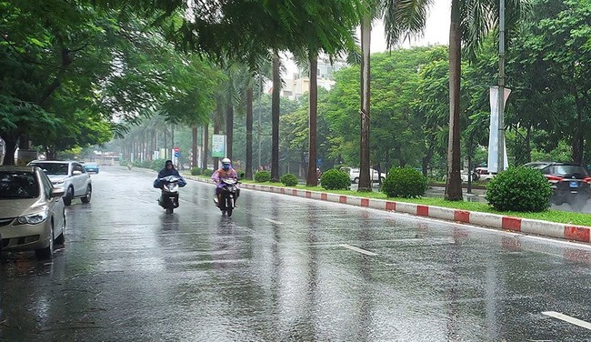 Hà Nội ngày nắng, nhiệt độ tăng nhẹ - Ảnh 2.