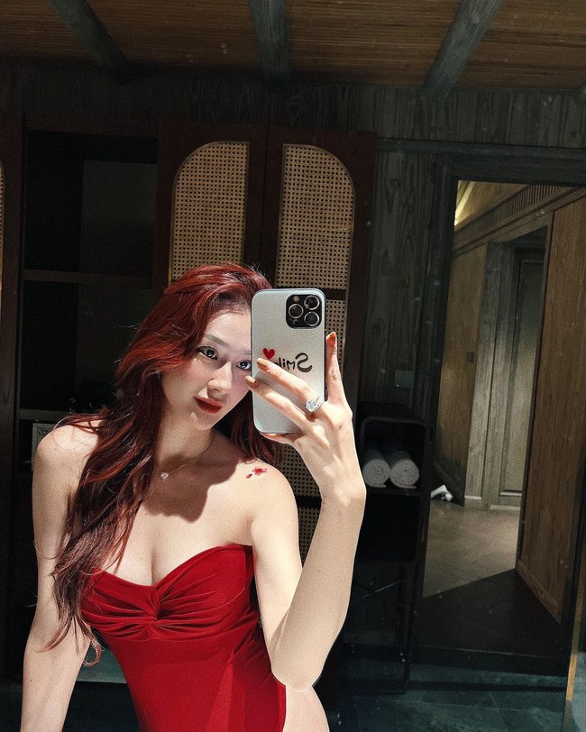 Bạn gái mới của Văn Thanh cực nổi trên Instagram, chuyên khoe thân hình bốc lửa với ảnh bikini - Ảnh 3.