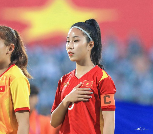Kiều nữ U20 Việt Nam Bảo Trâm 'rắc thính' vẫn độc thân, hàng loạt fan nam xin làm chồng - Ảnh 2.