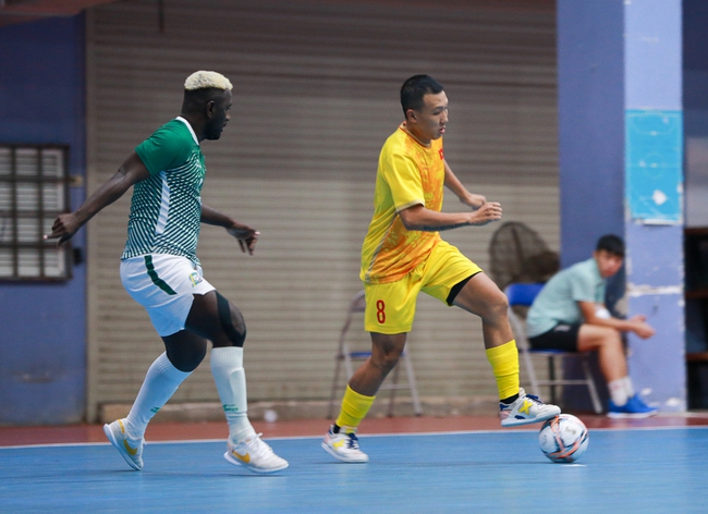Futsal Việt Nam dội mưa bàn thắng vào lưới Solomon - Ảnh 1.