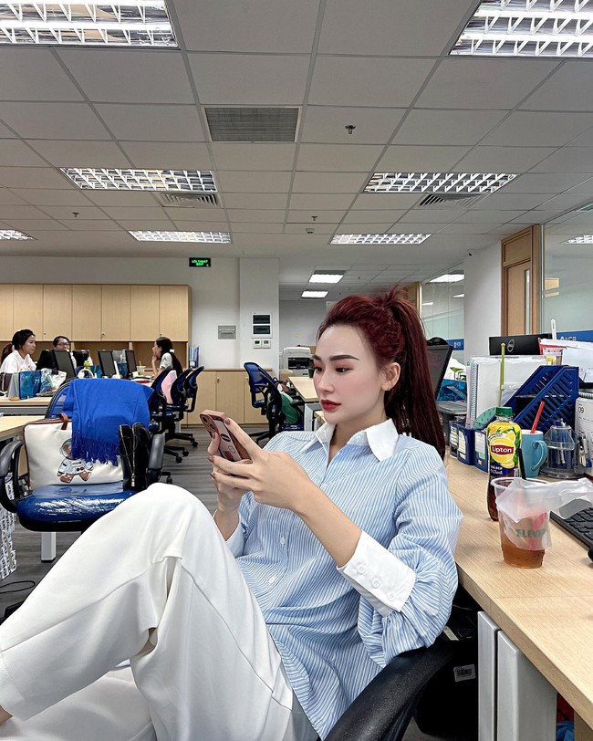 Bạn gái mới của Văn Thanh làm ngân hàng, thường xuyên đăng ảnh bikini, du lịch nơi sang chảnh - Ảnh 5.