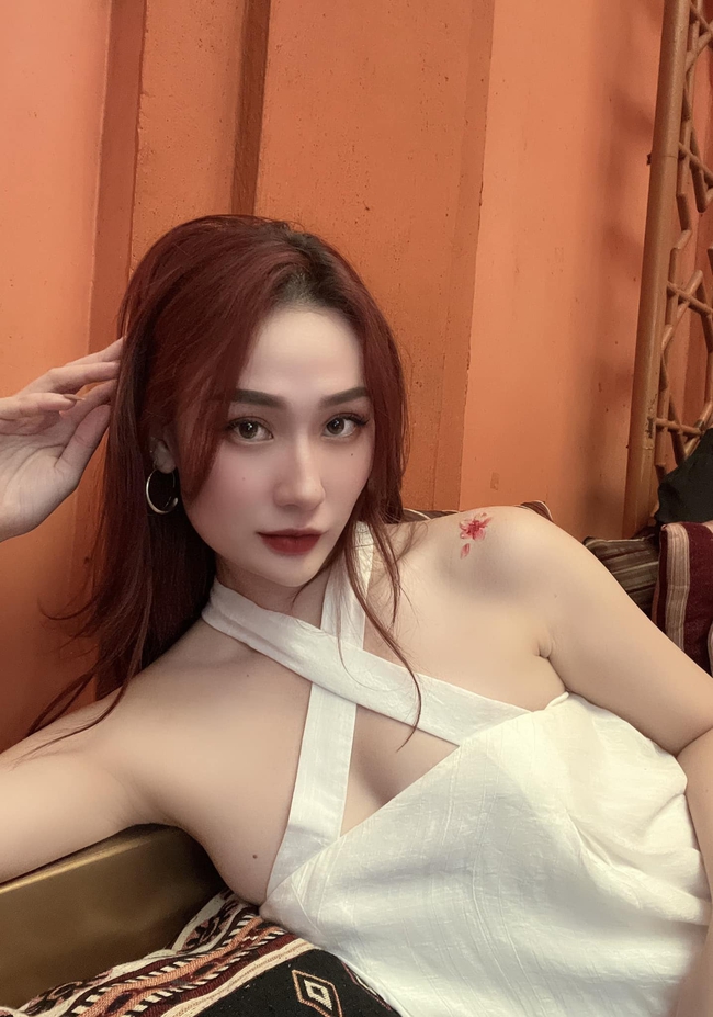 Bạn gái mới của Văn Thanh làm ngân hàng, thường xuyên đăng ảnh bikini, du lịch nơi sang chảnh - Ảnh 2.