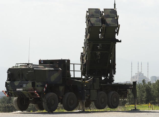 Đức triển khai các khẩu đội Patriot bảo vệ Hội nghị thượng đỉnh NATO - Ảnh 1.