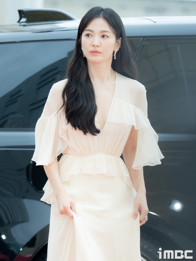 Liên tục chiếm sóng nhưng Song Hye Kyo lại bất ngờ thua &quot;chồng cũ&quot; Song Joong Ki trong BXH người nổi tiếng quyền lực nhất Hàn Quốc - Ảnh 2.