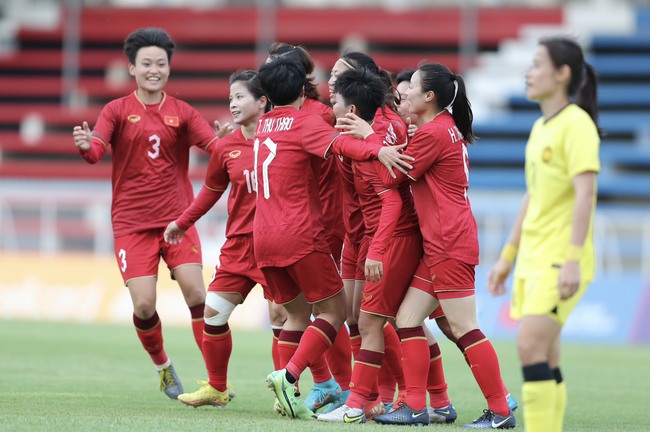 Quả nhiên là các cô gái vàng bóng đá Việt Nam: Tuyển nữ ghi bàn nhanh như chớp  - Ảnh 5.
