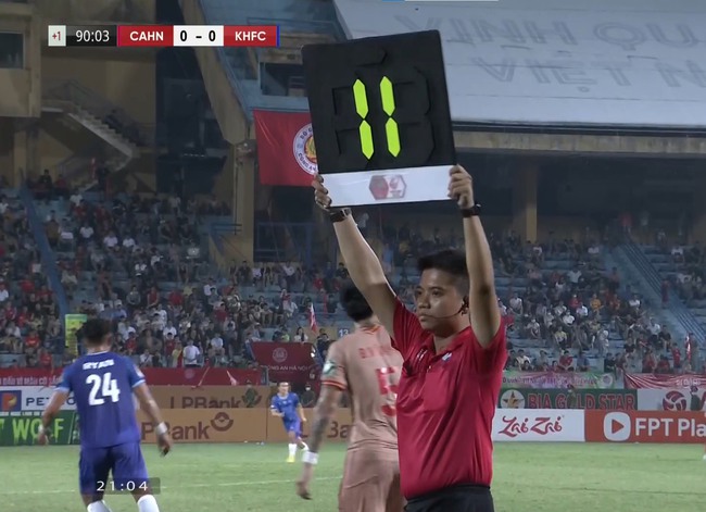 Trận CAHN – Khánh Hòa có thời gian bù giờ kỷ lục tại V.League 2023 - Ảnh 2.