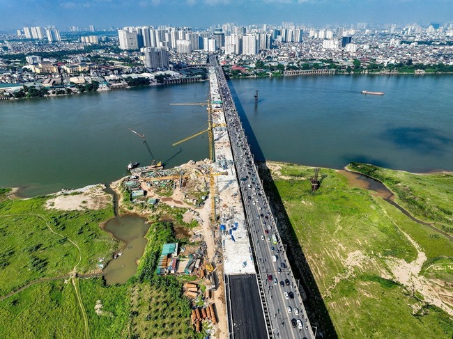Hình ảnh hợp long cầu Vĩnh Tuy 2 vượt sông Hồng nhìn từ trên cao - Ảnh 7.