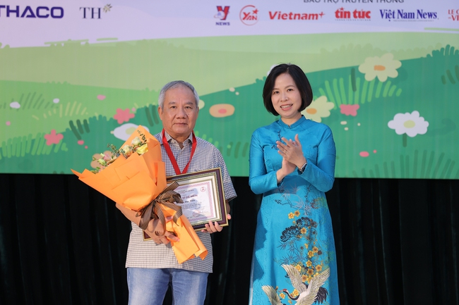 Nhà báo Vũ Việt Trang - Tổng Giám đốc TTXVN: Giải thưởng là nơi phát hiện, ươm mầm những tài năng văn học, nghệ thuật nhí - Ảnh 2.