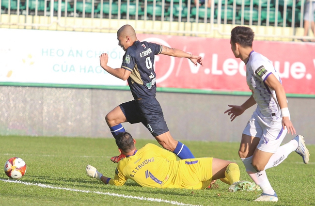 HLV Bandovic: “Hà Nội FC đang có quá nhiều vấn đề” - Ảnh 1.