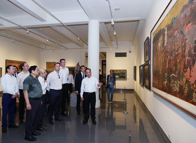 Thủ tướng Luxembourg thăm Văn Miếu - Quốc Tử Giám và Bảo tàng Mỹ thuật Việt Nam - Ảnh 6.