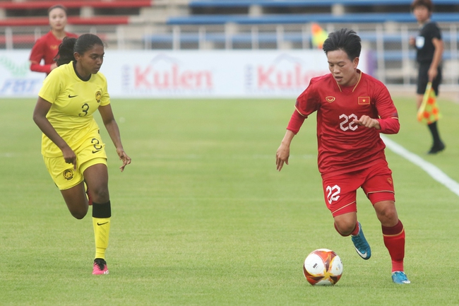 Cầu thủ Malaysia khốn khổ vì tuyển Việt Nam, đổ gục xuống sân sau 90 phút 'hành xác' - Ảnh 9.