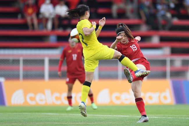 Cầu thủ Malaysia khốn khổ vì tuyển Việt Nam, đổ gục xuống sân sau 90 phút 'hành xác' - Ảnh 7.