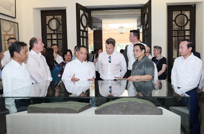 Thủ tướng Luxembourg thăm Văn Miếu - Quốc Tử Giám và Bảo tàng Mỹ thuật Việt Nam - Ảnh 5.