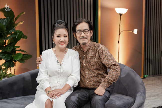Nghệ sĩ Ngân Quỳnh: Sự nghiệp trắc trở vì lấy chồng sinh con sớm, cuộc sống viên mãn ở tuổi U60 - Ảnh 2.