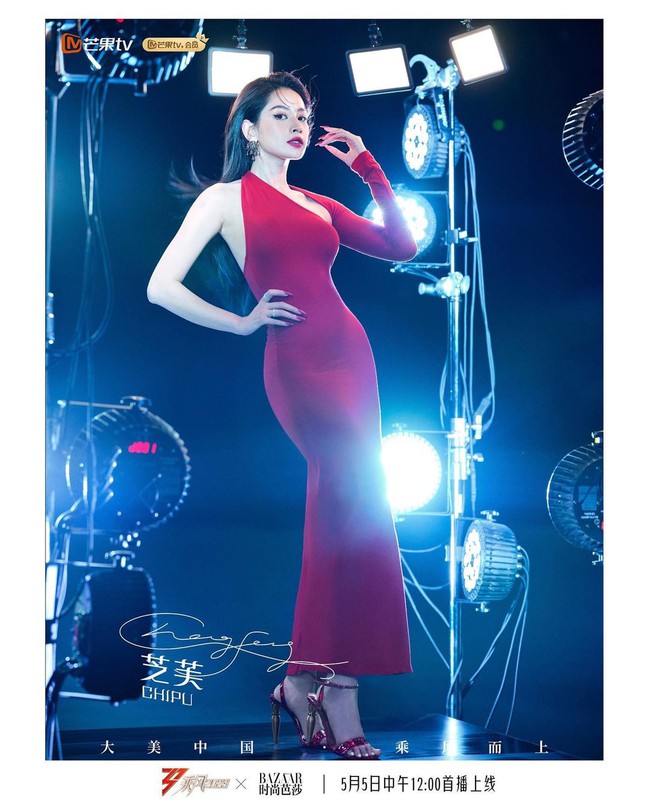 Chi Pu diện váy local brand Việt đi thi show Trung, netizen khen ngợi: Cô ấy 10 điểm!  - Ảnh 2.