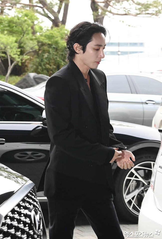 Dàn khách mời khủng lộ diện tại đám cưới Lee Da Hae - Se7en: Jaejoong và Lee Soo Hyuk siêu soái, Gummy và Taeyang có vai trò đặc biệt  - Ảnh 7.