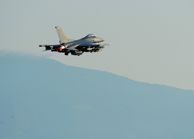 Rơi chiến đấu cơ F-16 của Mỹ tại Hàn Quốc - Ảnh 1.