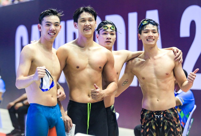 Dàn 'hotboy' 6 múi đội tuyển bơi thi đấu xuất thần giành HCV SEA Games 32 - Ảnh 1.