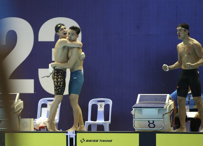 4 hot boy bơi lội Việt Nam giành HCV kịch tính với chiến thuật hợp lý, tăng tốc xuất thần khiến khán giả vỡ òa - Ảnh 8.