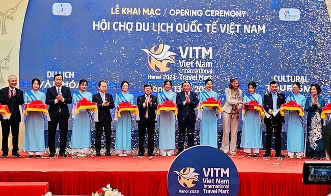 Chị hằng biên tập - Bắc Giang quảng bá tại Hội chợ Du lịch Quốc tế - VITM Hà Nội 2023 - Ảnh 1.