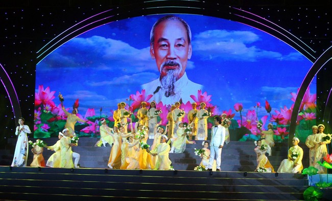 Lễ hội Làng Sen nhân kỷ niệm Ngày sinh Chủ tịch Hồ Chí Minh với nhiều hoạt động ý nghĩa - Ảnh 1.