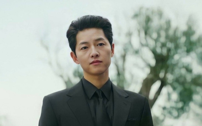 Phim Hàn sắp ra mắt LHP Cannes của Song Joong Ki tung poster chính thức - Ảnh 2.