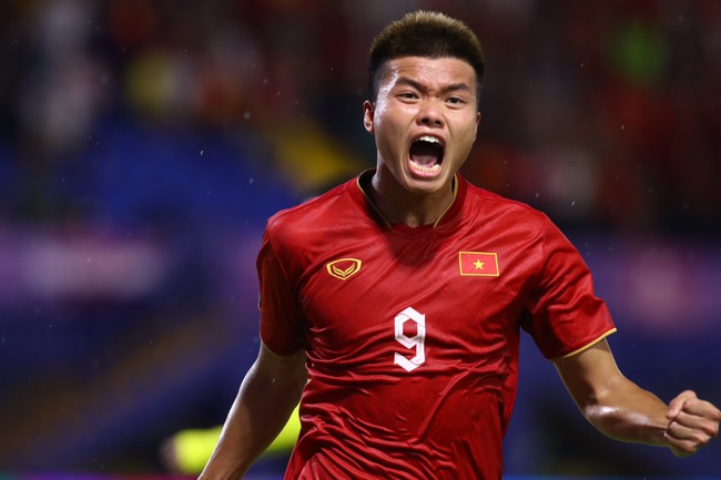 Đội nhà nhận 2 thẻ đỏ trong trận gặp U22 Việt Nam, báo Malaysia nói gì về trọng tài? - Ảnh 2.