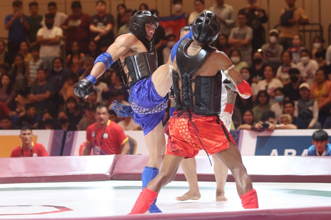 Ngược dòng kịch tính giành HCV, võ sĩ Campuchia tạo nên khoảnh khắc ấn tượng bậc nhất SEA Games - Ảnh 2.
