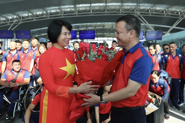 Đoàn Thể thao người khuyết tật Việt Nam lên đường tham dự ASEAN PARA Games 12 - Ảnh 2.