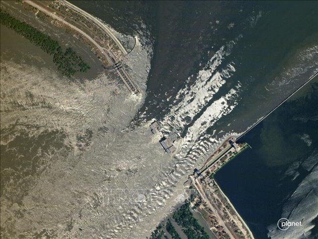 Vụ vỡ đập Kakhovka: Nga thành lập ủy ban khắc phục hậu quả lũ lụt - Ảnh 1.