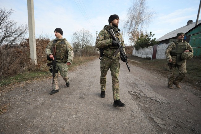 Nga và Ukraine trao đổi gần 200 tù binh - Ảnh 1.