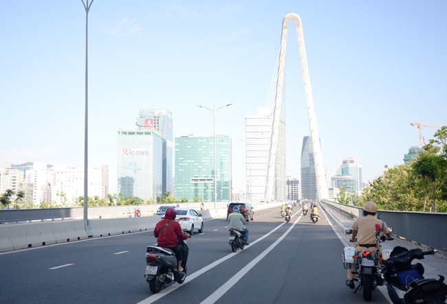 Gắn biển tên Thủ Thiêm và Ba Son cho hai cây cầu bắc qua sông Sài Gòn - Ảnh 2.