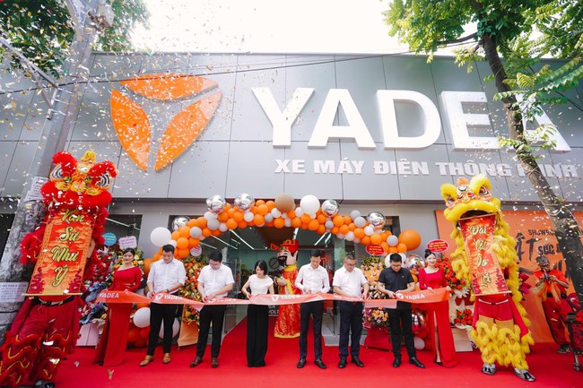 YADEA: Khai trương showroom đầu tiên theo tiêu chuẩn mới tại Việt Nam - Ảnh 1.