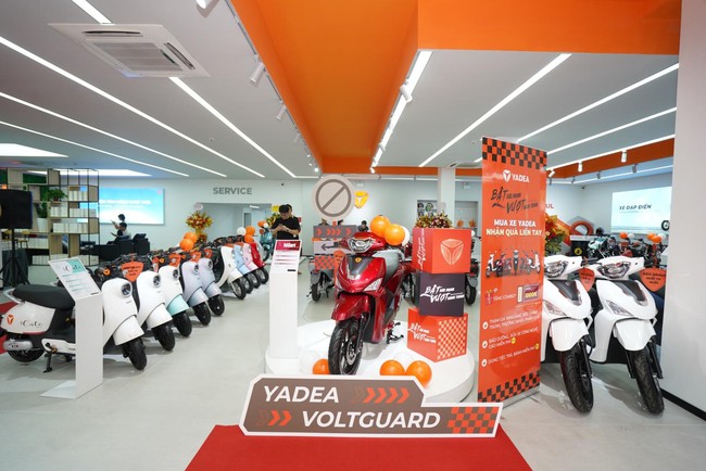 YADEA: Khai trương showroom đầu tiên theo tiêu chuẩn mới tại Việt Nam - Ảnh 2.