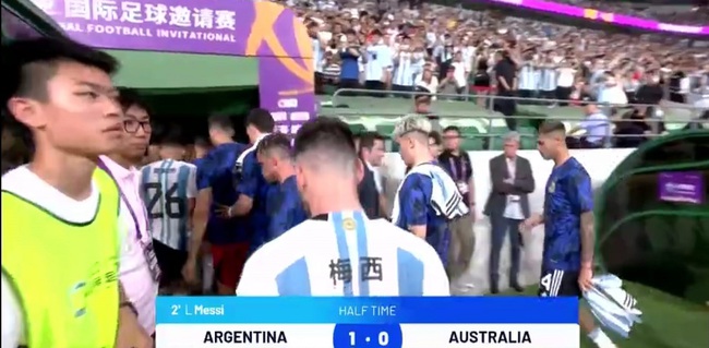 Messi gây sốt với áo đấu lạ, Argentina thắng dễ Australia - Ảnh 3.