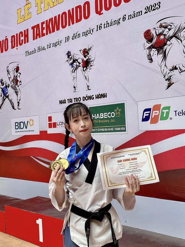 Tiếp nối thành công sau SEA Games, hot girl làng võ Châu Tuyết Vân giành cú đúp huy chương vàng - Ảnh 2.