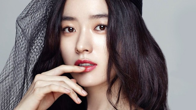 Han Hyo Joo: 'Bảo vật màn ảnh' dính loạt thị phi khiến danh tiếng tụt dốc - Ảnh 1.