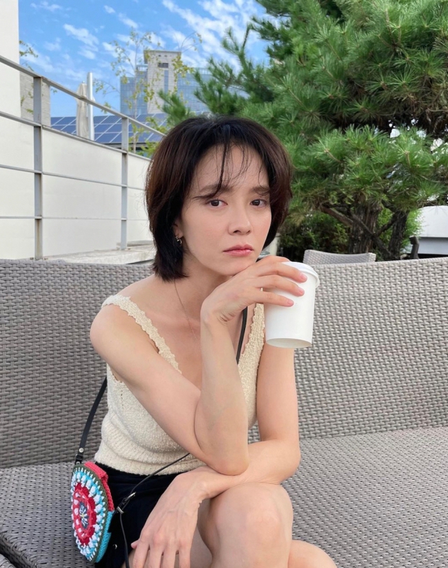 'Mợ ngố' Song Ji Hyo và những bước chân vượt qua thị phi cảnh nóng - Ảnh 14.