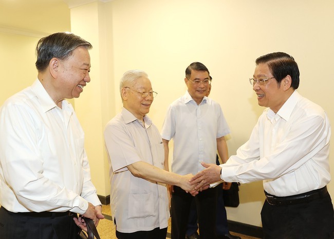 Tổng Bí thư Nguyễn Phú Trọng chủ trì Hội nghị sơ kết một năm hoạt động của Ban Chỉ đạo cấp tỉnh về phòng, chống tham nhũng, tiêu cực - Ảnh 1.
